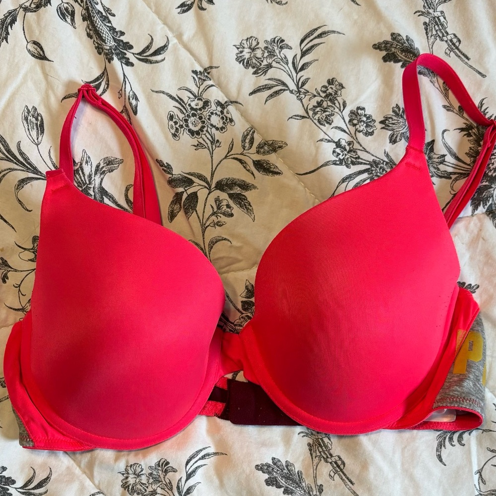 Pink Victorias Secret Lightly Lined Bra 34C